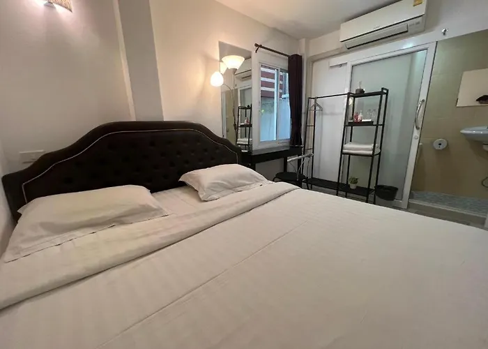 Hotel Ban Thung Dang Housotel Bangkok
