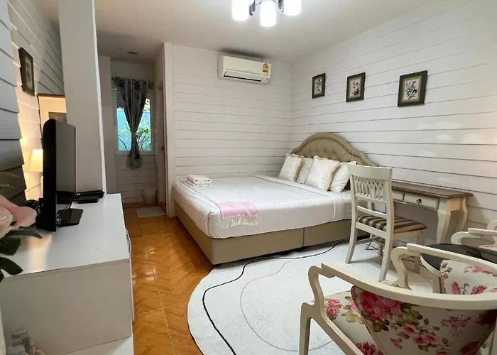 Hotel Ban Thung Dang Housotel