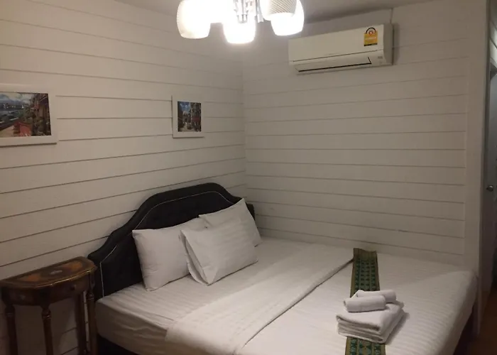 Ban Thung Dang Housotel 2* Bangkok